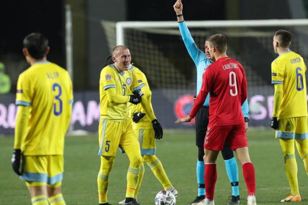 От спарринга с Дмитрием Биволом до полицейских после свистка. Кто из казахстанских футболистов мог бы попробовать себя в UFC?