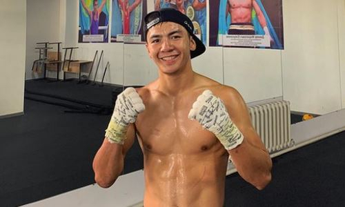 «Буду активно есть конину». Казахстанский чемпион поделился планами на титул и новый вес