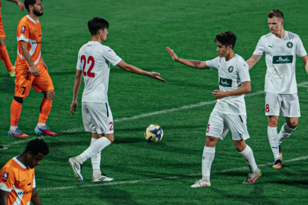 «Астана» без поражений, «Елимай» даёт бой топам РПЛ, а «Актобе» пробил дно. Как клубы КПЛ проводят предсезонные матчи