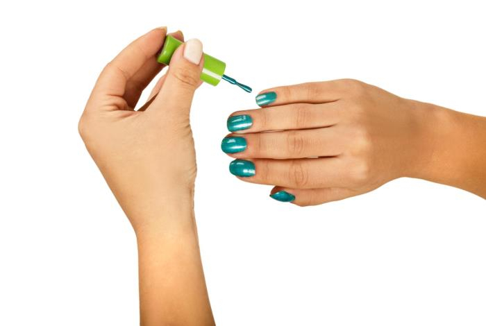 Весна на кончиках пальцев — главные оттенки маникюра-2026