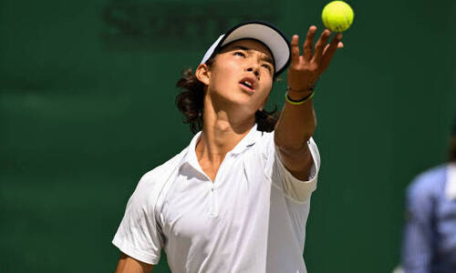 Разгромом обернулся старт казахстанского теннисиста на международном турнире