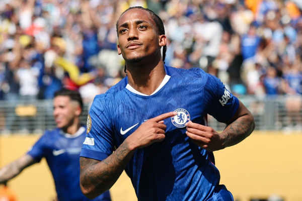 Летом Сатпаев отправится в «Челси», но там уже очередь из нападающих. Даже статус резервиста для Дастана под большим вопросом