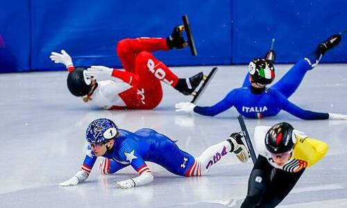 Шорт-трекистке рассекли лицо во время Олимпиады-2026. Видео