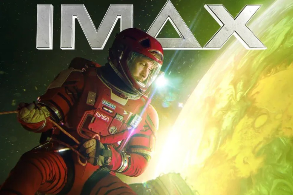 Космос, катастрофа и Гослинг — показан IMAX-постер нового блокбастера