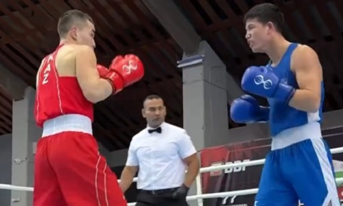 Битвы с Узбекистаном, разгромы и первые потери. Как Казахстан стартовал на малом чемпионате мира по боксу