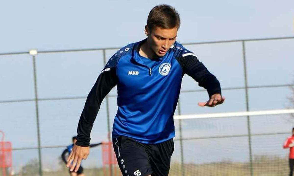 20-летний казахстанец официально дебютирует в КПЛ