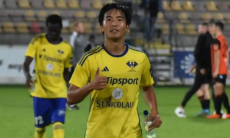 КПЛ официально пополнилась третьим футболистом из Японии