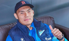 Нуралы Алип получил свой шикарный автомобиль из Казахстана. Видео