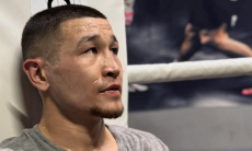 Казахстанский боксёр прилетел в Россию на бой с непобеждённым в профи чемпионом мира