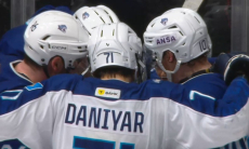 «Барыс» выиграл третий подряд выездной матч в КХЛ