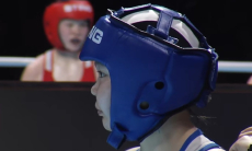 Казахстан оставили без медали в бою с нокдауном на историческом турнире по боксу