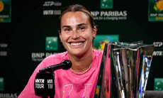 Арина Соболенко удивила поступком после победы над Еленой Рыбакиной в финале. Видео