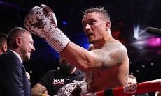 Александр Усик дал согласие на бой с легендой UFC