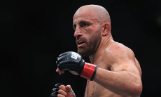 Чемпиона UFC «отправили» в нокаут