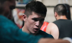 Торехан Сабырхан вышел на ринг против чемпиона Азии из Узбекистана. Видео