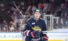 Ассист хоккеиста сборной Казахстана помог победить в плей-офф КХЛ