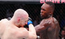 Нокаутом завершился главный бой турнира UFC Адесанья — Пайфер. Видео