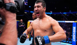 «Он смог спасти себя от увольнения. Хочется в это верить». Роман Мазуров оценил выступление и перспективы Дияра Нургожая после первой победы в UFC