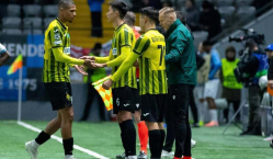 Участник Лиги Чемпионов из «Кайрата» выберет из трех клубов