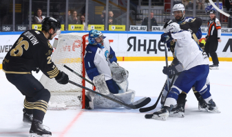 «Барыс» пропустил шесть шайб и проиграл последней команде конференции КХЛ