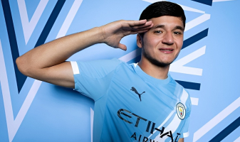 «Казахи и узбеки — братья». Семья Хусанова встретила казахстанца в Англии