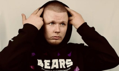 «Зашел за угол и исчез». Организатор боев ММА вспомнил детство в Казахстане