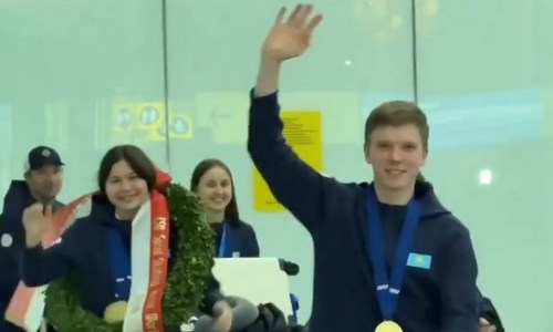 В Казахстане встретили триумфаторов юниорского чемпионата мира. Видео
