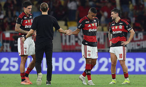 Титулованный клуб уволил тренера после победы 8:0