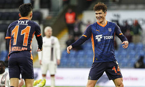 Шомуродов и Файзуллаев стали самыми дорогими футболистами. Подробности