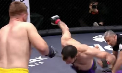 Боец из Казахстана не признал поражения и накинулся на соперника после окончания поединка. Видео