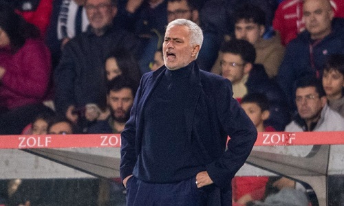 Матч «Бенфика» — «Порту» обернулся камбэком с 0:2 и удалением Моуриньо