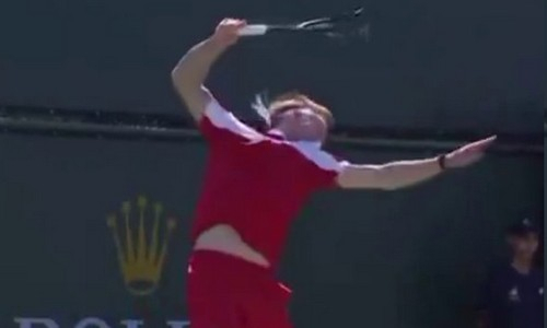 Александр Бублик вышел из себя и разбил ракетку в матче с сенсационным поражением. Видео