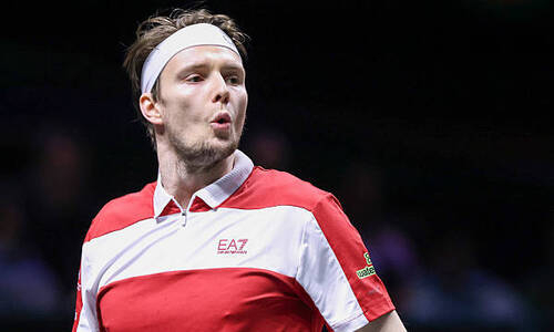 Александр Бублик удивил необычным ударом на турнире в Индиан-Уэллсе. Видео