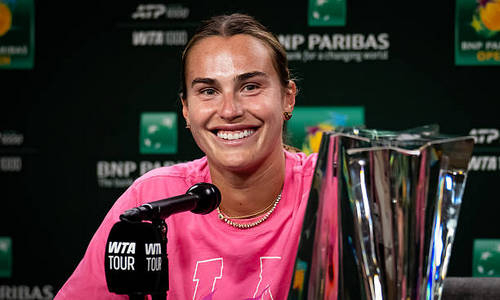 Арина Соболенко удивила поступком после победы над Еленой Рыбакиной в финале. Видео