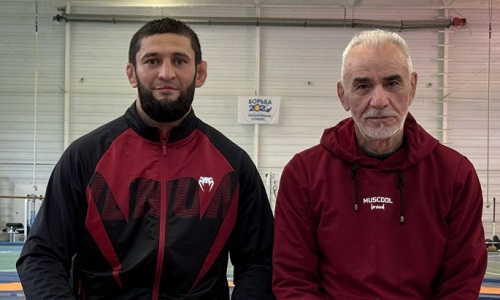 «Я им ничем не помог». Тренер Хамзата Чимаева заявил о долге перед казахами