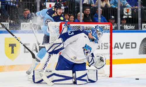 Казахстанский вратарь «Барыса» стал звездой в КХЛ