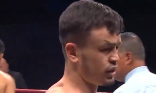 Неожиданным исходом закончился титульный бой боксера из Узбекистана в США. Видео