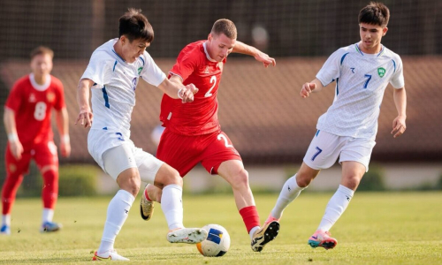 Три гола решили исход футбольного матча Россия - Узбекистан