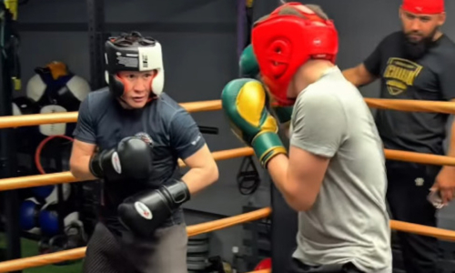 Жалгас Жумагулов готовится к дебюту в Казахстане. Видео