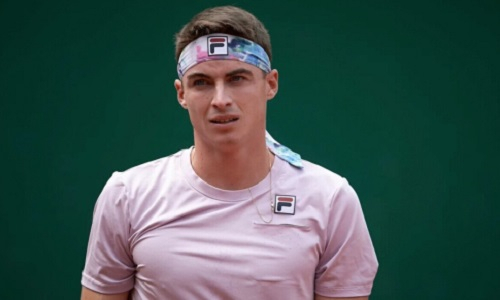 Казахстанский теннисист победил фаворита на турнире в Марокко