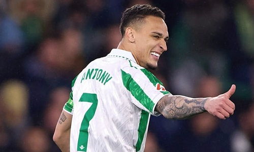 Видео гола Антони в ворота «Севильи» ударом через себя