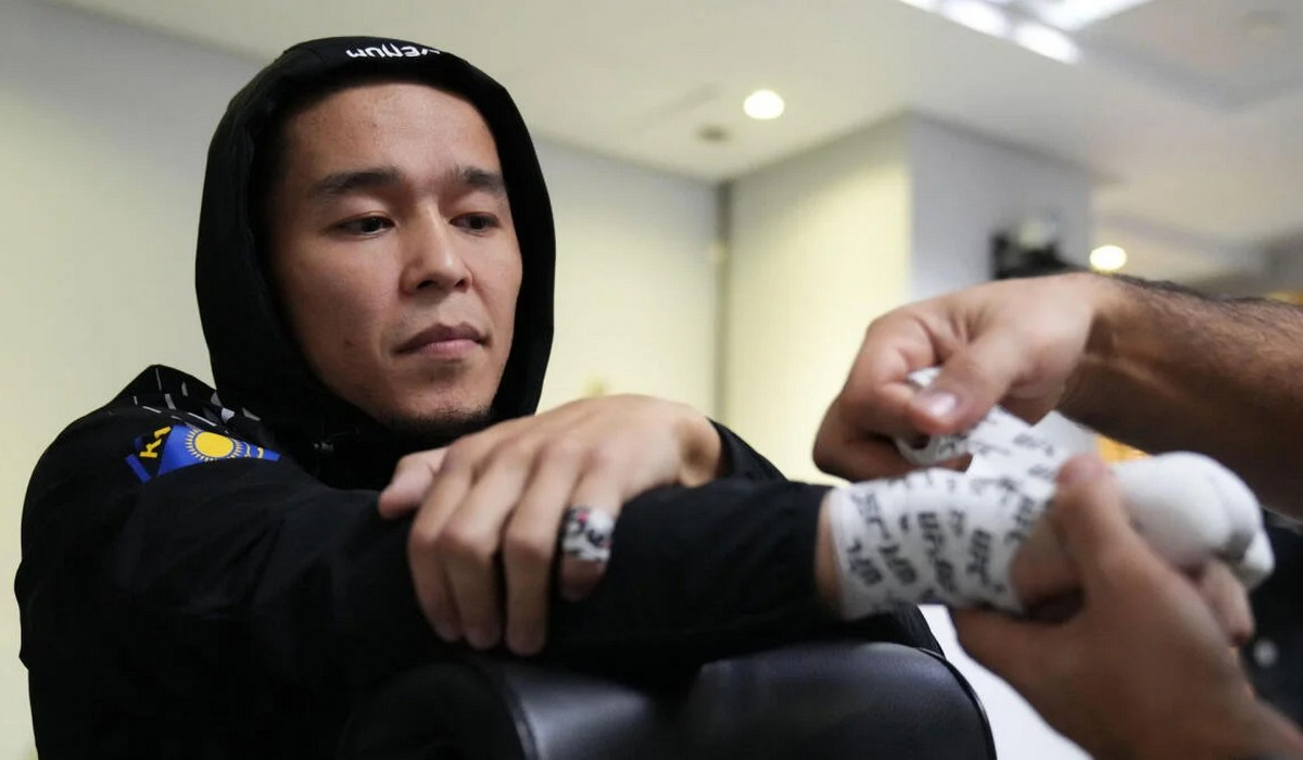 Асу Алмабаев опустился в рейтинге UFC