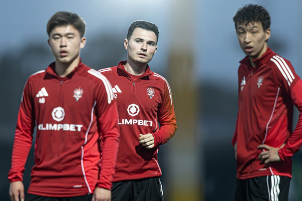 Слухи о мировых звёздах, скандал с директором и разгромы на сборах. Чем запомнилось межсезонье «Актобе»