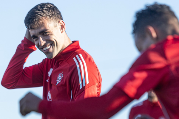 Слухи о мировых звёздах, скандал с директором и разгромы на сборах. Чем запомнилось межсезонье «Актобе»