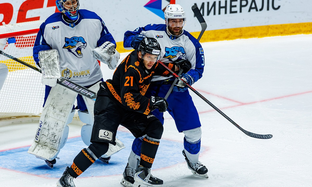 Фоторепортаж с матча КХЛ «Амур» — «Барыс» 0:3