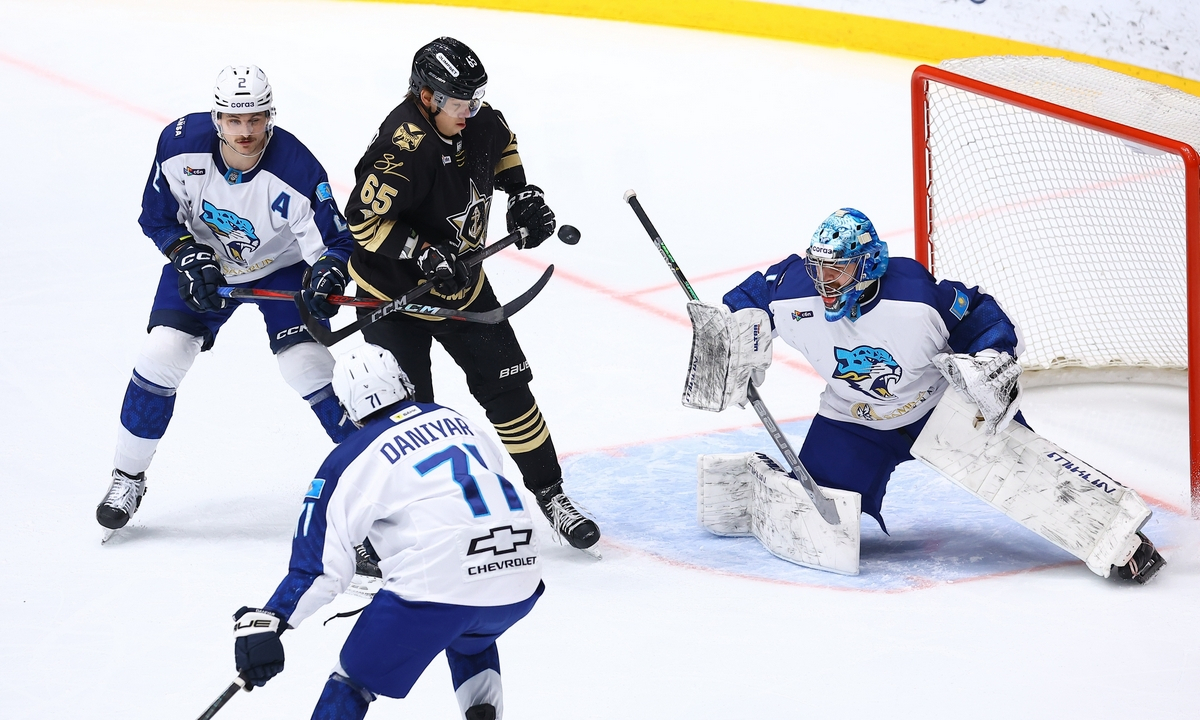 «Получился скучноватым». Названы творцы третьей подряд победы «Барыса» в КХЛ