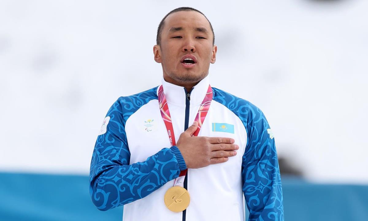 Гимн Казахстана прозвучал на Паралимпиаде-2026. Видео