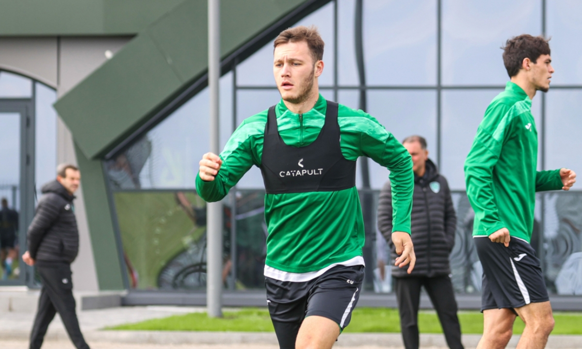 Черчесов принял решение по Самородову и Кенжебеку