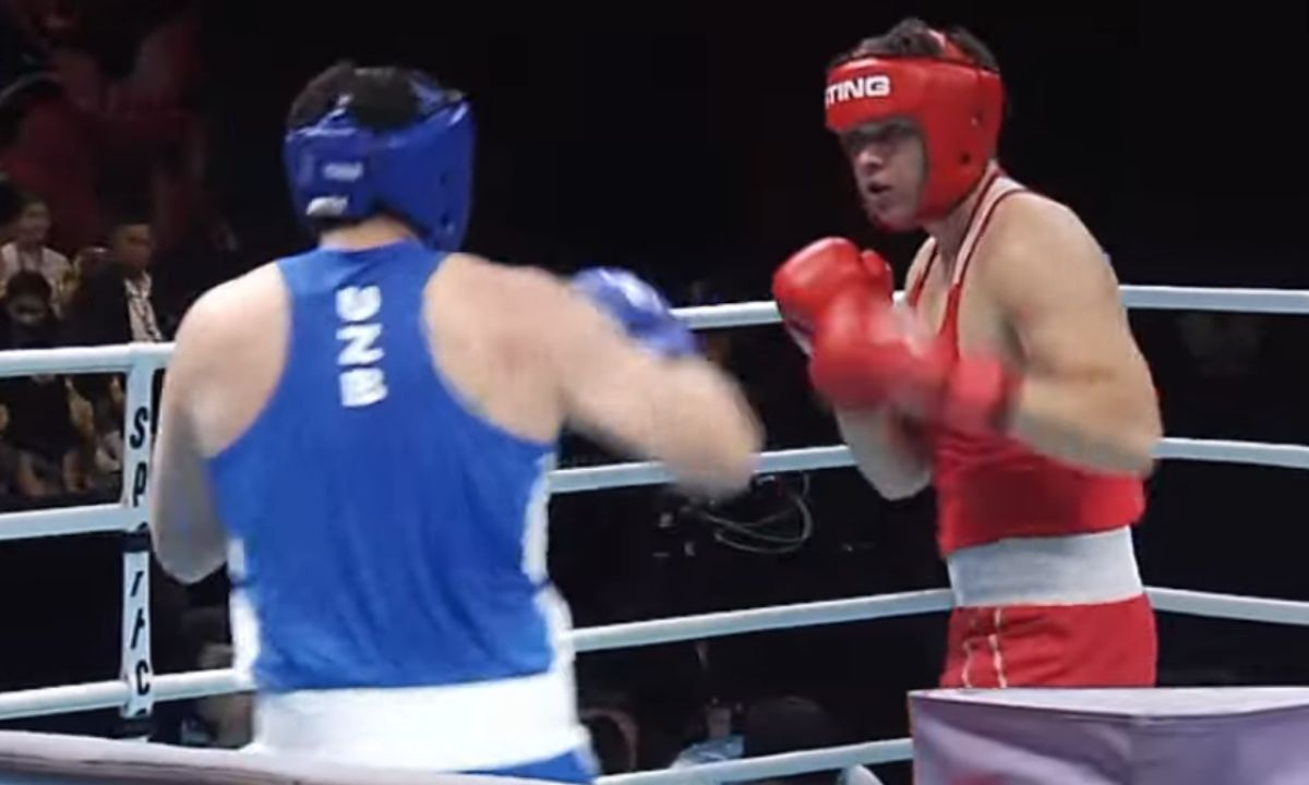 Состоялся бой с нокдауном Казахстан — Узбекистан за «золото» исторического турнира по боксу