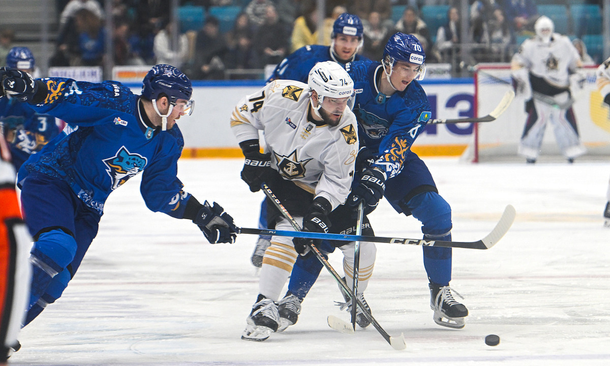 Фоторепортаж с матча КХЛ «Барыс» — «Адмирал» 2:6